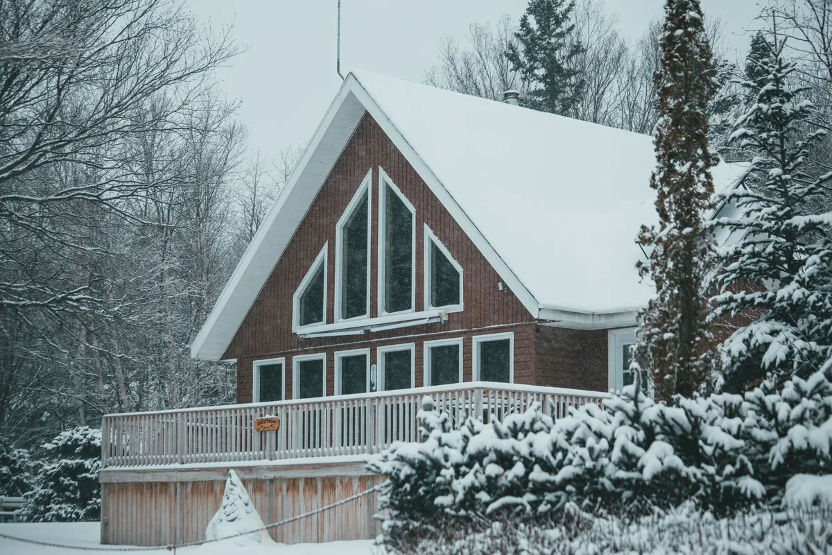 Cozy Up Your Cottage for Winter: 10 Insulation and Draft-Proofing Tips